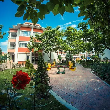 комплекс Sunny Fort 公寓 *